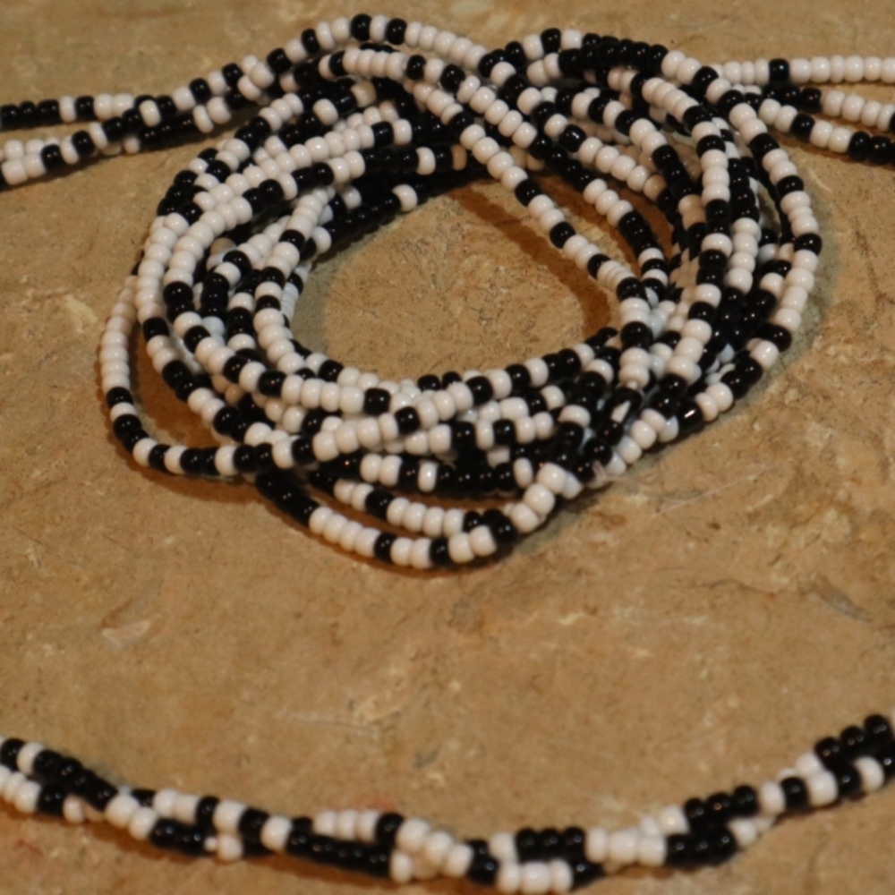 Waist beads 🧿 black and white